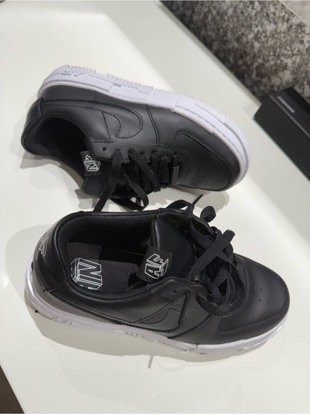 Nike pre-own Air Force 1 Pixel Black White
Women's Size 7 CK6649-001